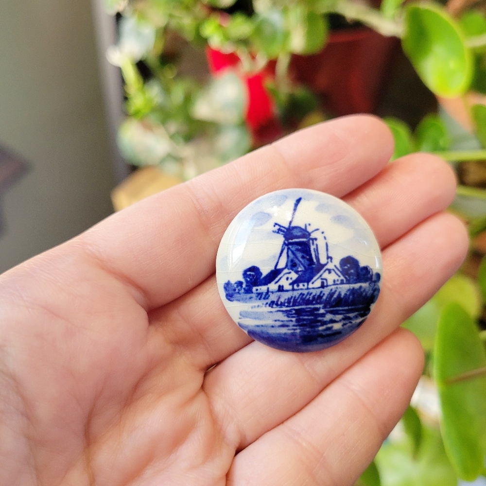 Vintage Dainty Delfts Holland Dutch Navy Blue Painted Windmill Lapel Brooch